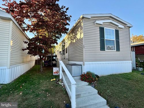 13 2nd St, PHOENIXVILLE, PA, 19460-2439 | Card Image