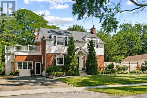 6751 Barker St, Niagara Falls, ON, L2G1Z1 | Card Image