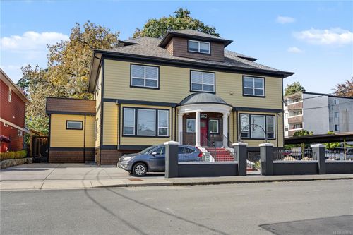 1064 Beverley Pl, Victoria, BC, V8S3Z8 | Card Image