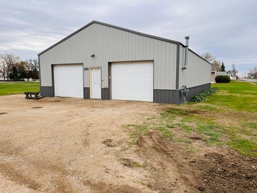 717 4th Ave, Ipswich, SD, 57451-7749 | Card Image