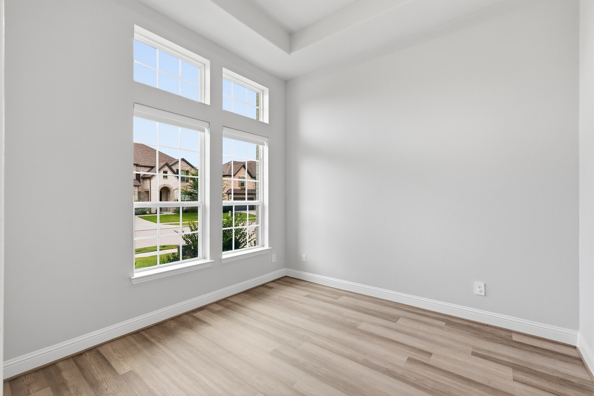 Residential in Northlake 4