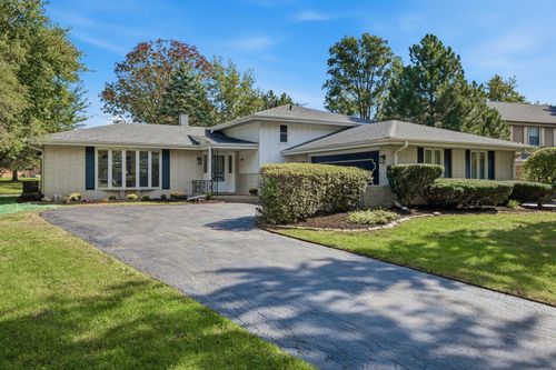 8009 Winter Cir, Downers Grove, IL, 60516-4508 | Card Image