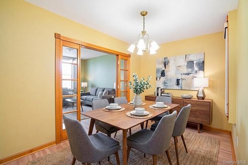 71-20 68th St, Glendale, NY, 11385 | Card Image