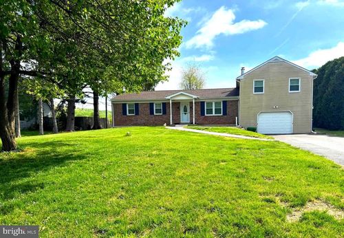 35 S Brick Ln, ELVERSON, PA, 19520-9229 | Card Image