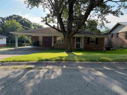 823 Bryan St, Little Rock, AR, 72205-2709 | Card Image
