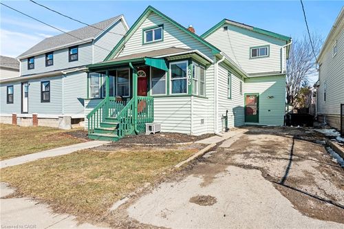 205 Mitchell St, Port Colborne, ON, L3K1Y4 | Card Image