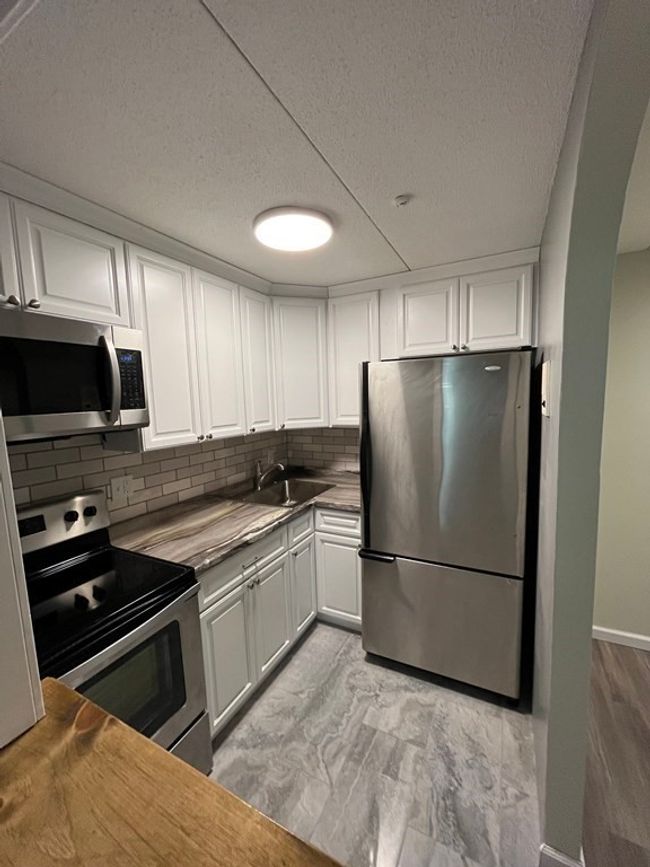 3 - 685 Oak St, Condo with 1 bedrooms, 1 bathrooms and 1 parking in Brockton MA | Image 8