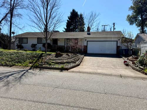 737 Estate St, Redding, CA, 96002-2634 | Card Image