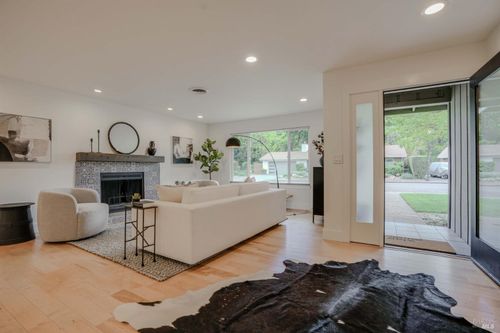 19331 Solano Court, Sonoma, CA, 95476 | Card Image