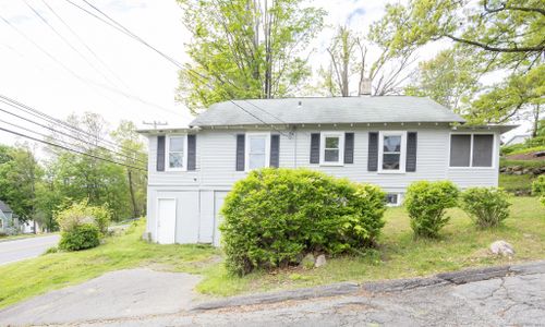 130 Litchfield Road, Watertown, CT, 06795 | Card Image