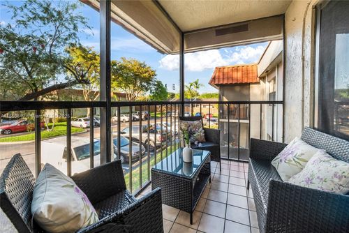 apt-203-9724 Hammocks Blvd, Miami, FL, 33196-1522 | Card Image