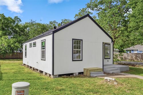 300 Hafer St, Baytown, TX, 77520 | Card Image