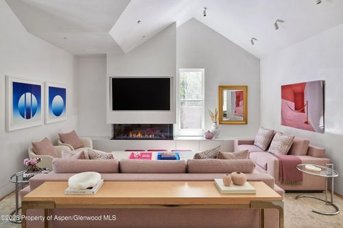 227 E Bleeker St, Aspen, CO, 81611-1417 | Card Image