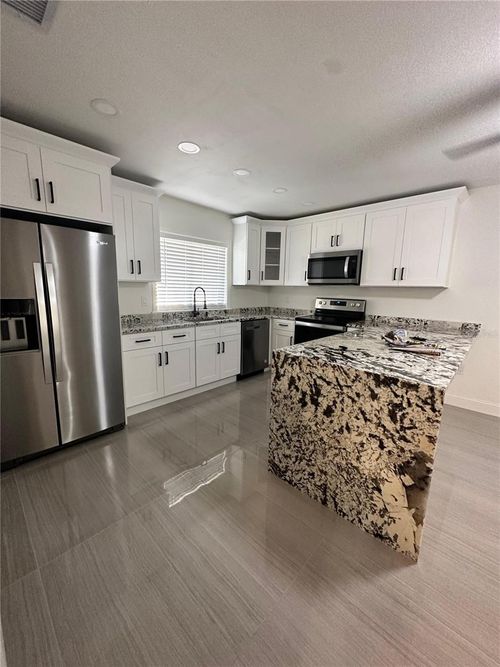 unit-142-3850 N Lake Dr, TAMPA, FL, 33614-2041 | Card Image