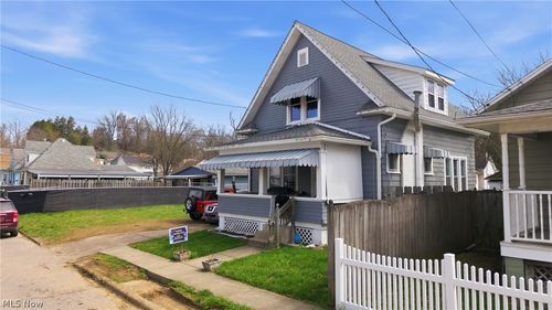 2318 Clement Ave, Parkersburg, WV, 26101-2717 | Card Image
