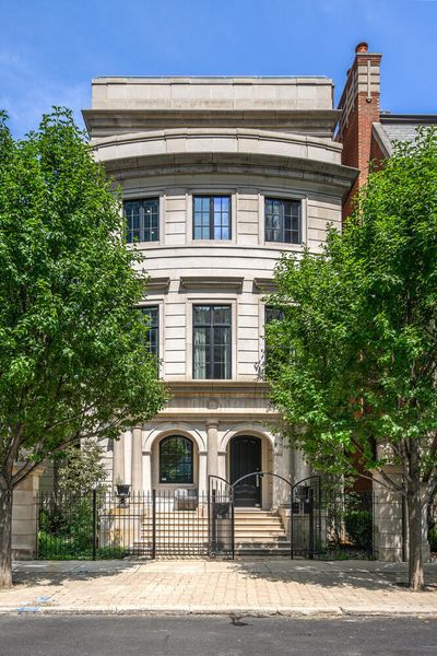 460 W Huron Street, House other with 7 bedrooms, 8 bathrooms and 6 parking in Chicago IL | Image 2