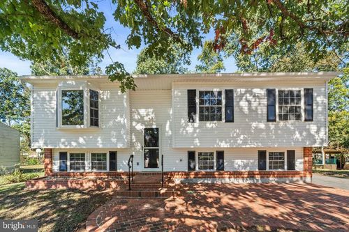 9370 Fernwood Ct, MANASSAS, VA, 20110-4614 | Card Image