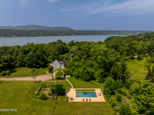 243 Morton Rd, Rhinebeck, NY, 12572-2529 | Card Image