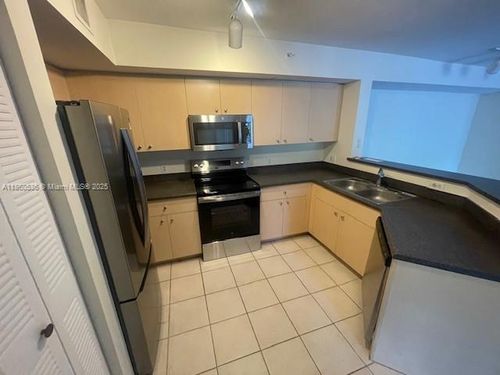 apt-201-4021 San Marino Blvd, West Palm Beach, FL, 33409-8623 | Card Image
