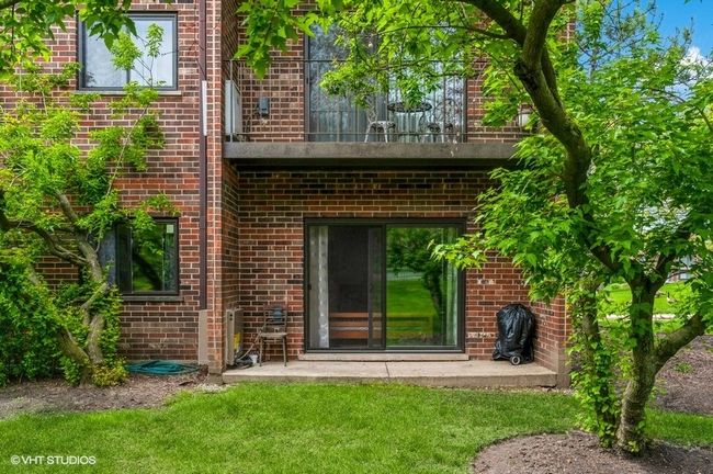 APT-101 - 1002 Castilian Ct, Condo with 2 bedrooms, 2 bathrooms and 1 parking in Glenview IL | Image 16