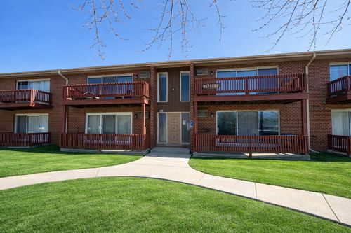 apt-1f-555 N Carroll Pkwy, Glenwood, IL, 60425-1195 | Card Image