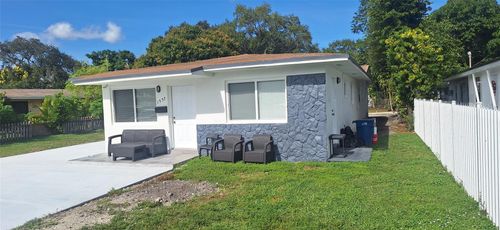 1555 Ne 148th St, Miami, FL, 33161-2634 | Card Image