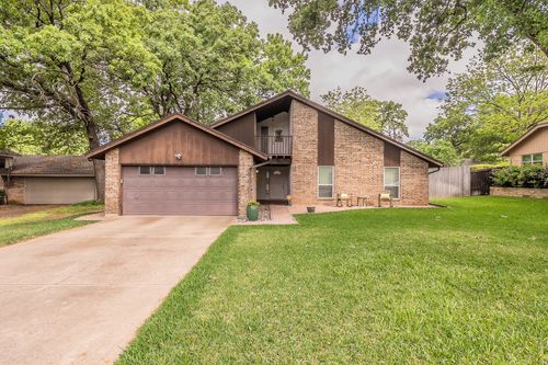 2003 Edgebrook Ct, Arlington, TX, 76015-4001 | Card Image