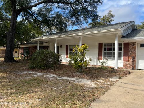 2530 Old Bay Rd, Biloxi, MS, 39531-2823 | Card Image