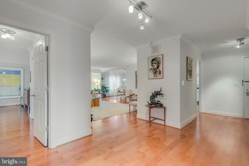 unit-512-8340 Greensboro Dr, MCLEAN, VA, 22102-3504 | Card Image