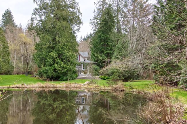 5487 Brooks Road, House other with 4 bedrooms, 4 bathrooms and 6 parking in Halfmoon Bay BC | Image 4
