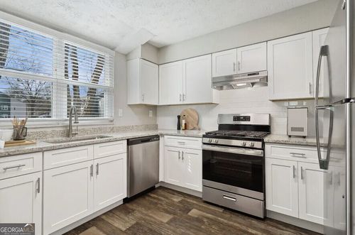 01-2103-7600 Roswell Road, Sandy Springs, GA, 30350 | Card Image