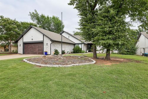 2404 Brookhaven Drive, Edmond, OK, 73034 | Card Image