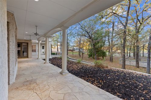 10984 Stagecoach Pass, Pilot Point, TX, 76258-7432 | Card Image