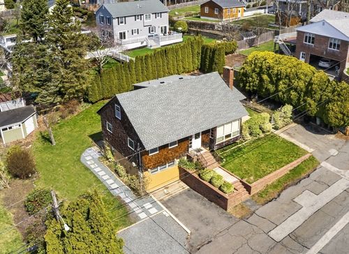 6 Desmond Dr, Nahant, MA, 01908-1411 | Card Image