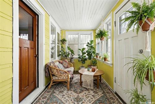 1929 Toronto St, Regina, SK, S4P1M9 | Card Image