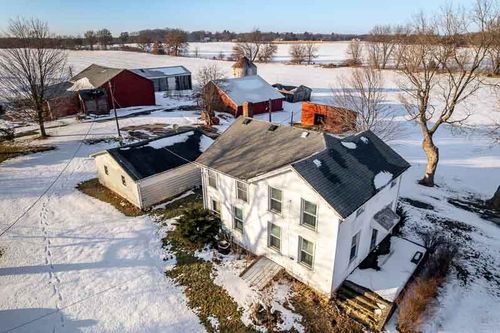 9202 Town Hall Rd, Belvidere, IL, 61008-7974 | Card Image