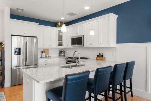 207-1 Mariner’S Way, Plymouth, MA, 02360 | Card Image