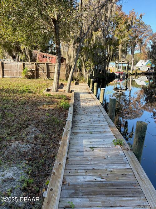 280 Harbor Dr, Palatka, FL, 32177-7269 | Card Image