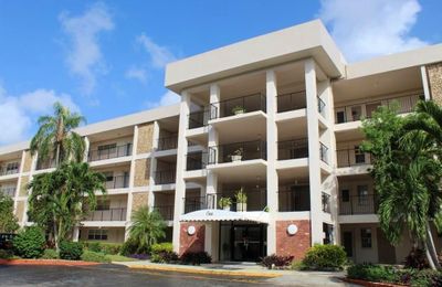 105 - 2900 N Palm Aire Dr, Condo with 1 bedrooms, 1 bathrooms and null parking in Pompano Beach FL | Image 1