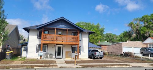 924 7th St, Rawlins, WY, 82301-4704 | Card Image