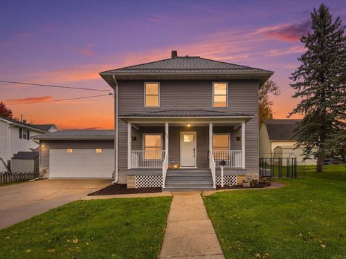 105 2nd St Ne, Waukon, IA, 52172-1715 | Card Image