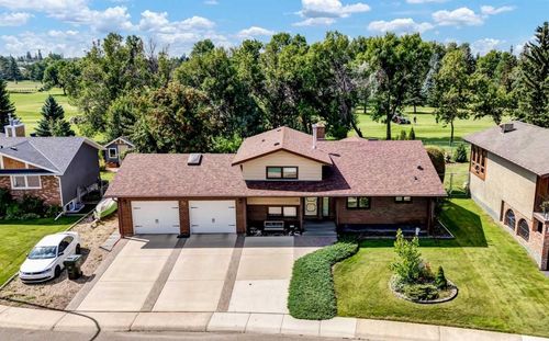 19 Clematis Crt Se, Medicine Hat, AB, T1B2A4 | Card Image