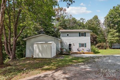 105 Big Bear Drive, House other with 3 bedrooms, 2 bathrooms and null parking in Pisgah Forest NC | Image 2