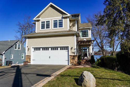 86 Lake Shore Dr, Middlefield, CT, 06455-1346 | Card Image
