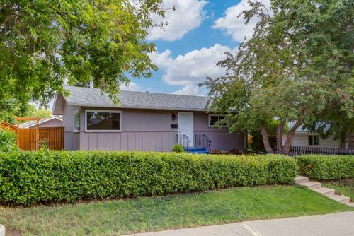 8 Hazelwood Cres Sw, Calgary, AB, T2V3B9 | Card Image