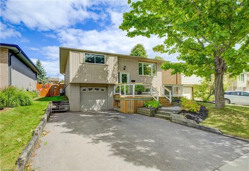18 Sugar Maple St, Kitchener, ON, N2N1X5 | Card Image