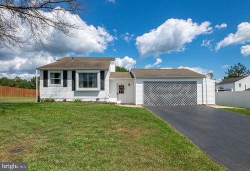 5005 Quince Dr, READING, PA, 19606-3437 | Card Image