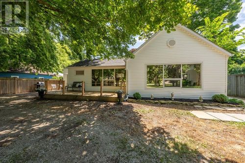 2963 Old Lakeshore Rd, Bright's Grove, ON, N0N1C0 | Card Image