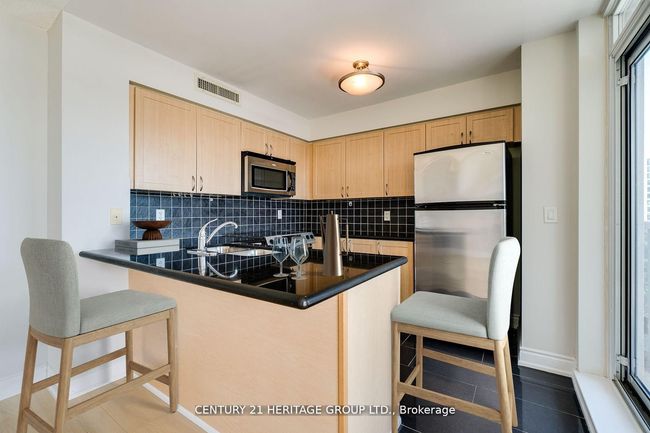 709 - 7 N Park Rd, Condo with 2 bedrooms, 2 bathrooms and 1 parking in Vaughan ON | Image 10