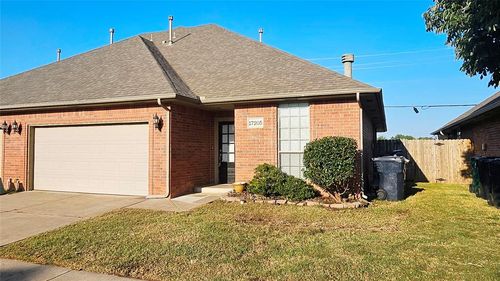 17205 Cedar Dr, Edmond, OK, 73012-6891 | Card Image
